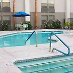 Greentree Inn & Suites Phoenix Sky Harbor 